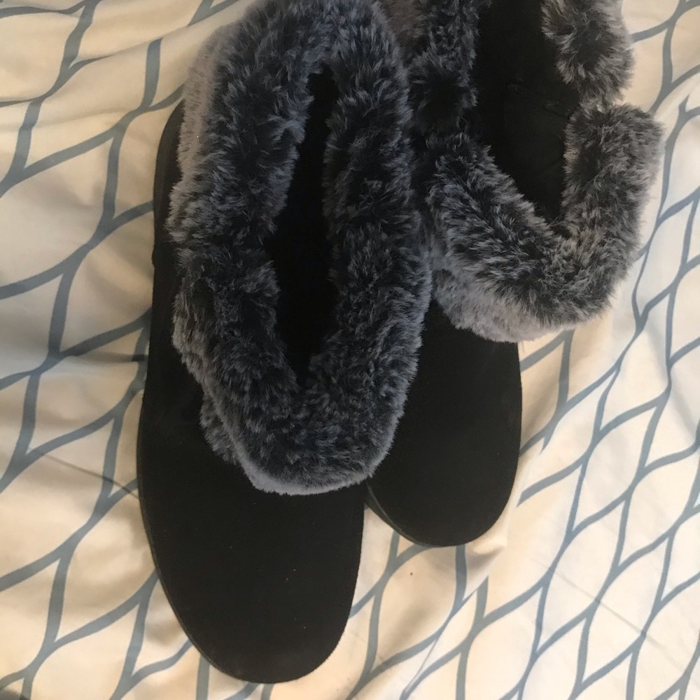 Boots - Picture 3 of 6